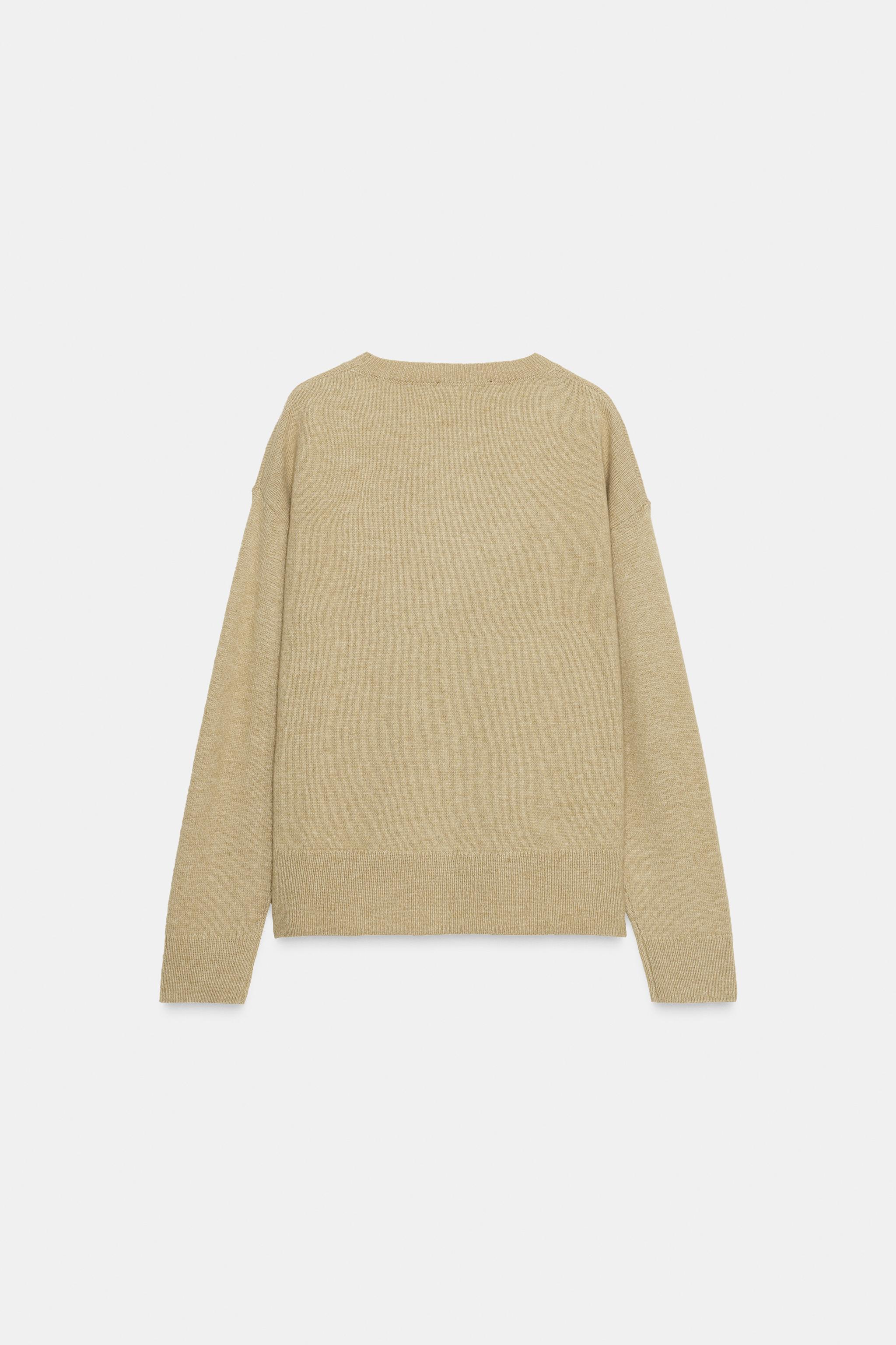 WOOL KNIT SWEATER