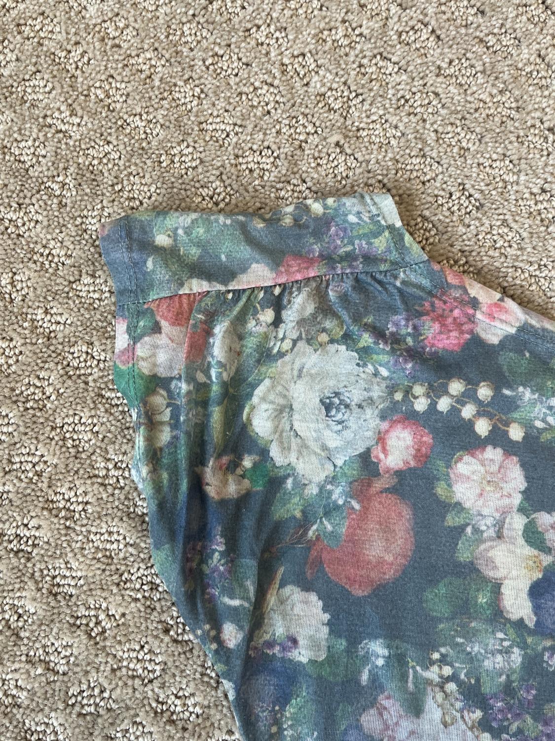 FLORAL SHORT SLEEVE T SHIRT WIDE NECKLINE WATERCOLOR SIZE MEDIUM VGUC - Image 2