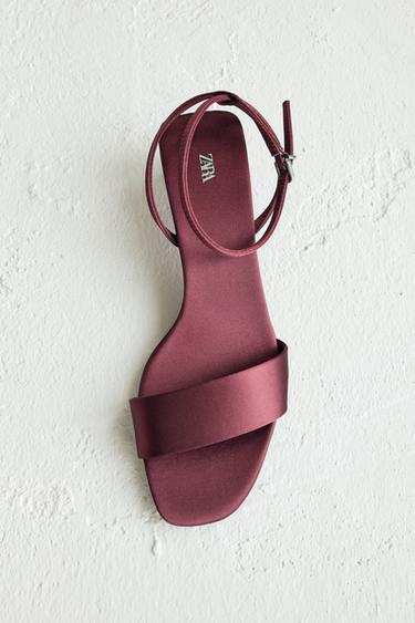 SATINIERTE SANDALE - Bordeauxrot von Zara