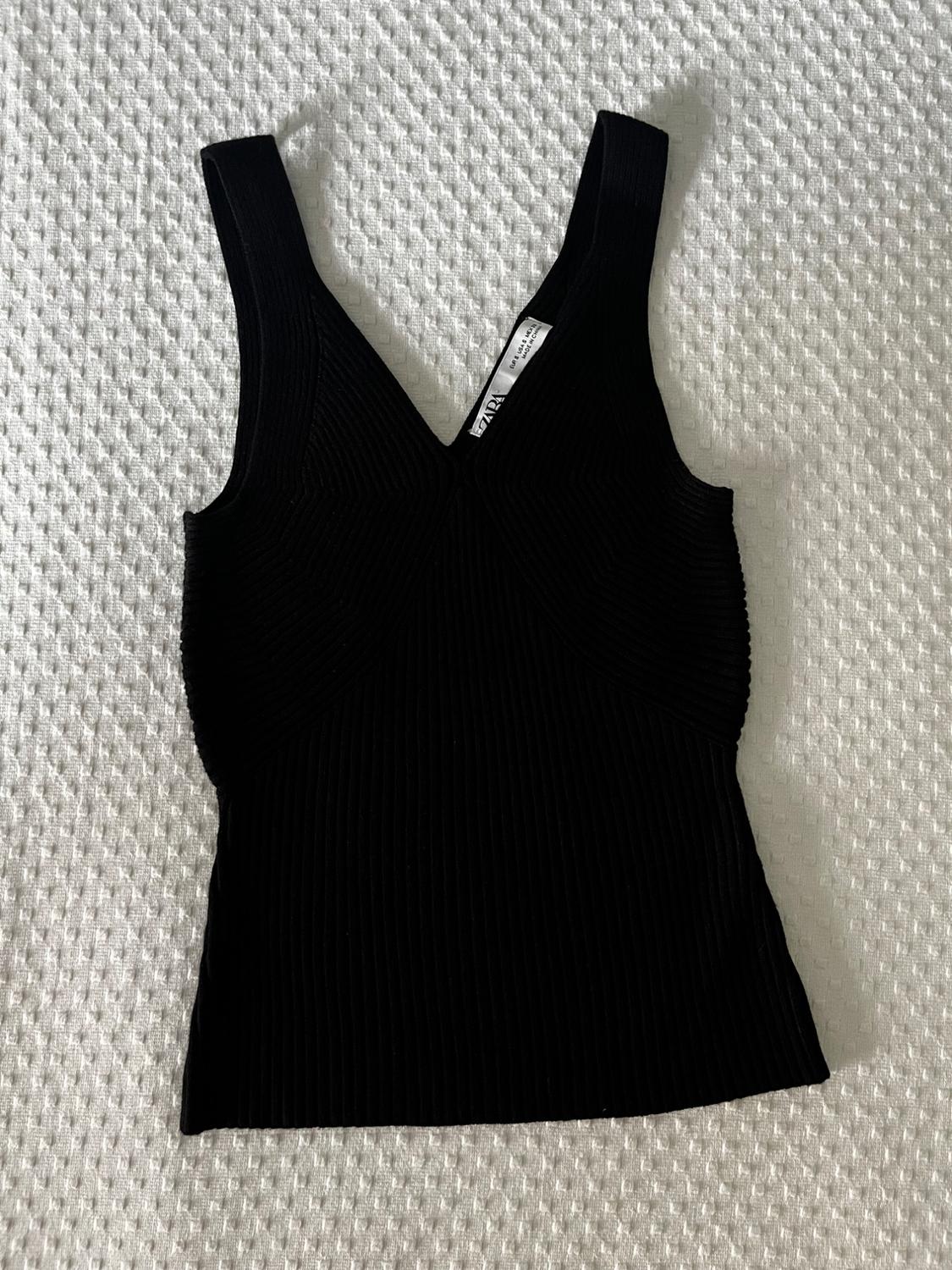 KNIT TOP WITH STRAPS