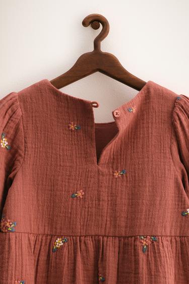 ZARA TIMELESS - ROBE BRODÉE FLEURS - Argile de Zara - Image 2