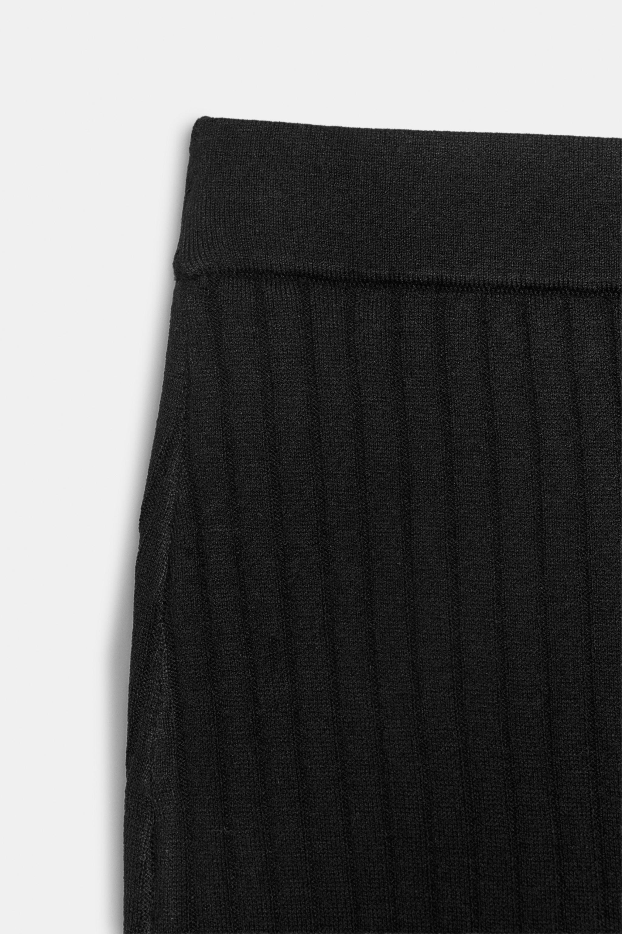 RIBBED KNIT MIDI SKIRT