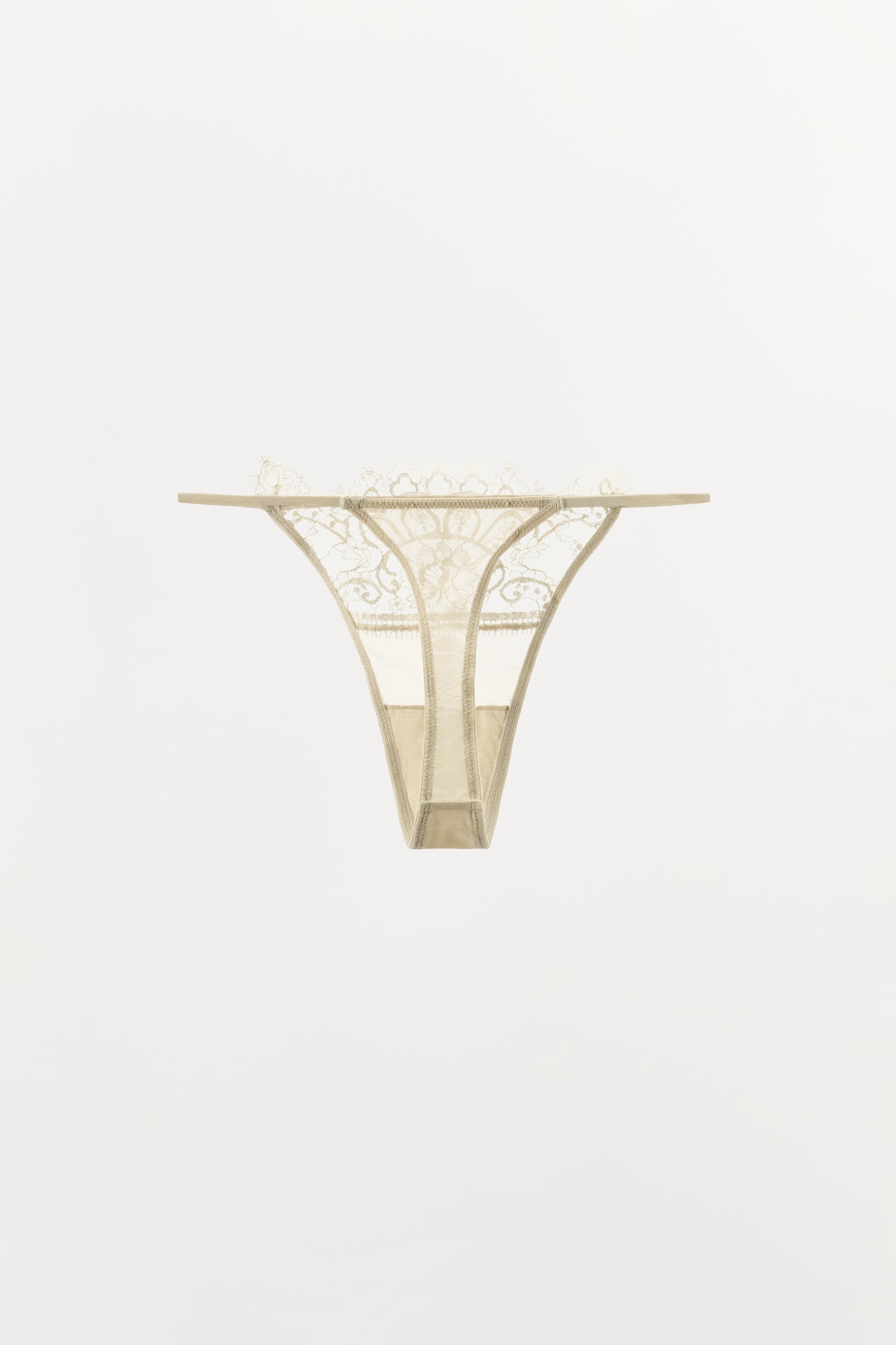 TANGA EN DENTELLE