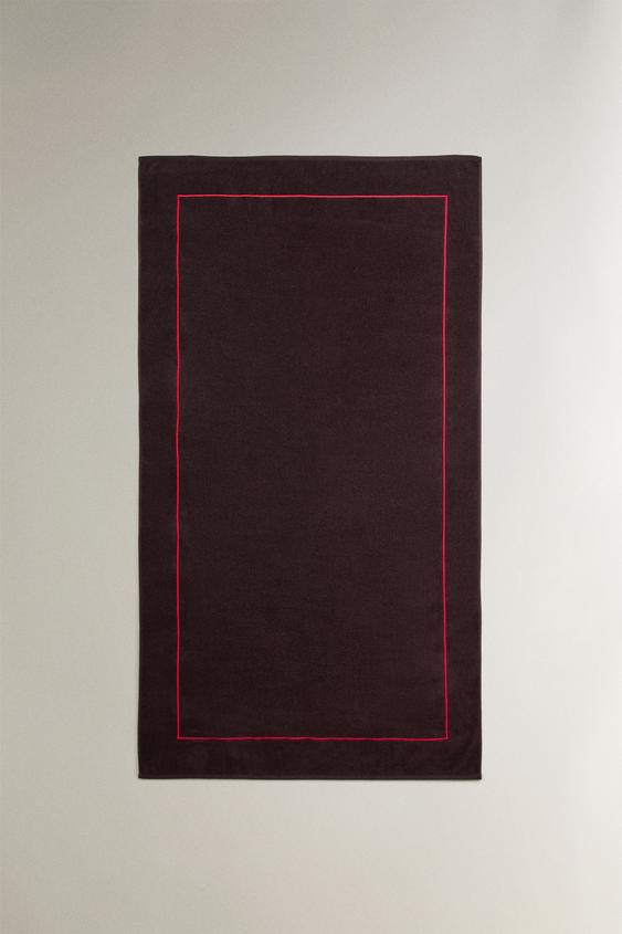 Zara PLAIN BEACH TOWEL WITH BORDER - Blackberry - Image 0