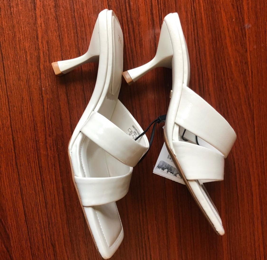 PADDED HIGH HEEL SANDALS - Image 3