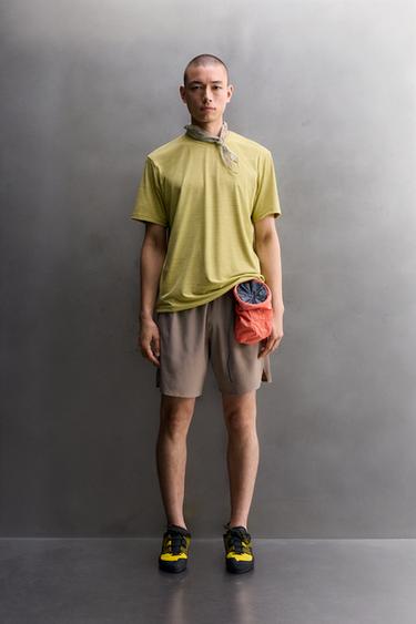 STRIPED TECHNICAL JACQUARD T-SHIRT - Yellow by Zara