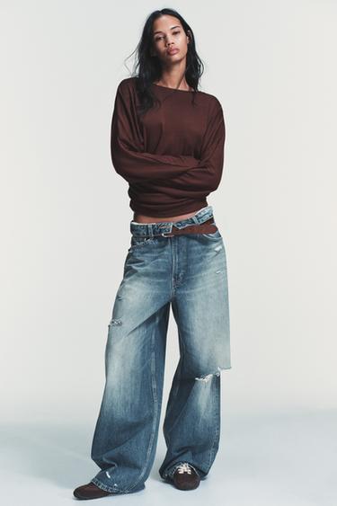 تيشرت بكسرات جانبية - شوكولاتة الخاص بـ Zara