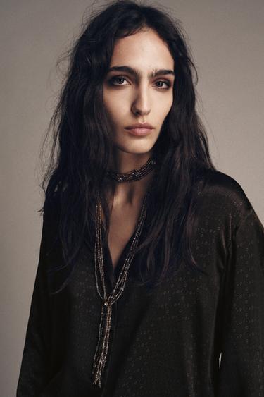 LOT DE 2 COLLIERS RAS DU COU AVEC BIJOUX ET FANTAISIE - Gris de Zara - Image 0