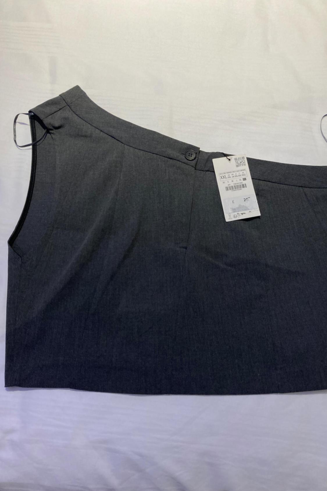 ASYMMETRIC TOP WITH BUTTON
