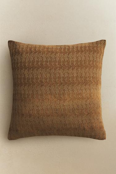 HOUSSE DE COUSSIN CHENILLE - Ocre de Zara