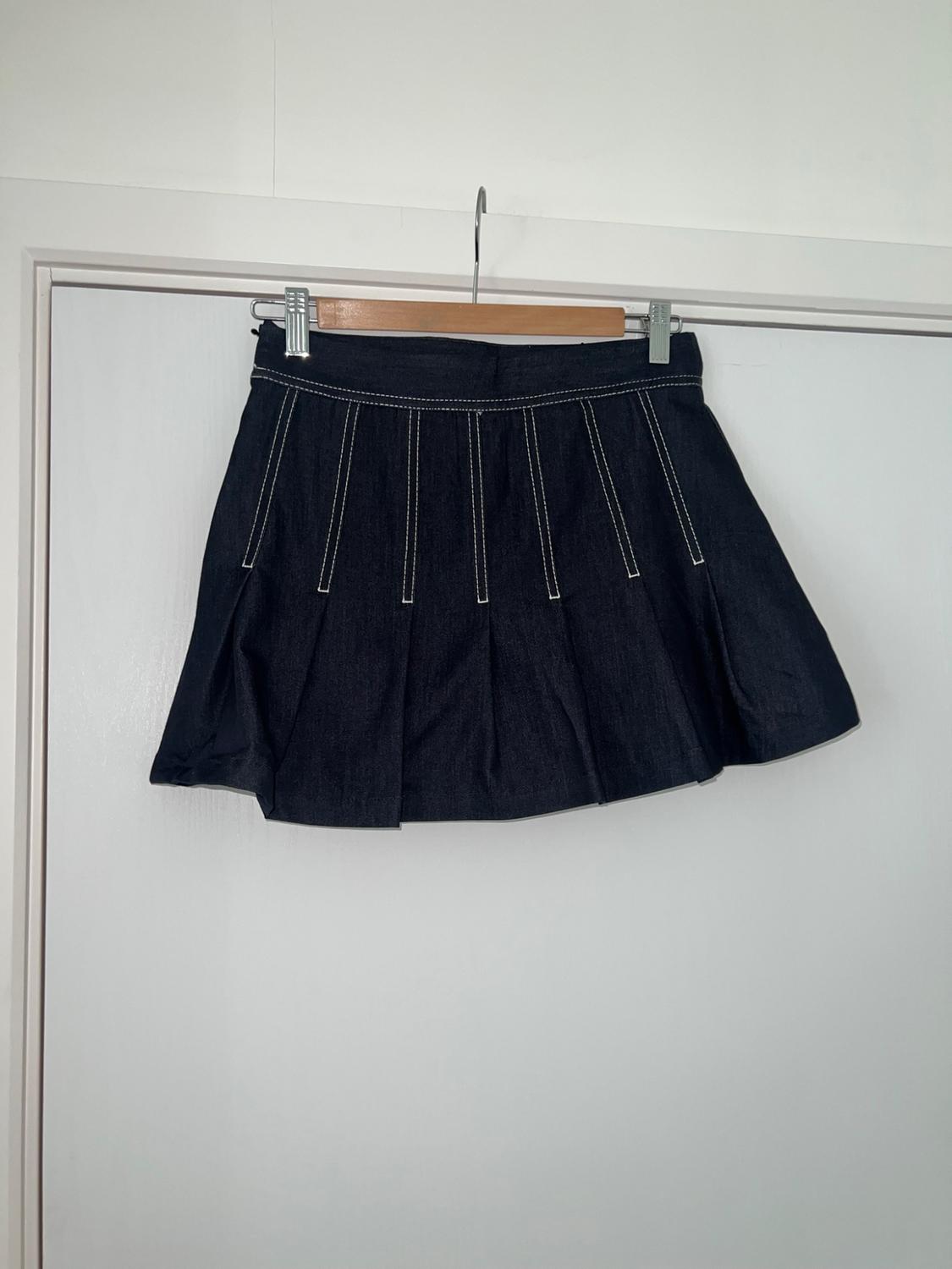 SKORT WITH CONTRAST TOPSTITCHING - Image 4