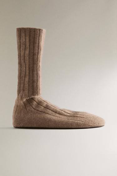 CHAUSSETTES CACHEMIRE - Marron sable de Zara - Image 0