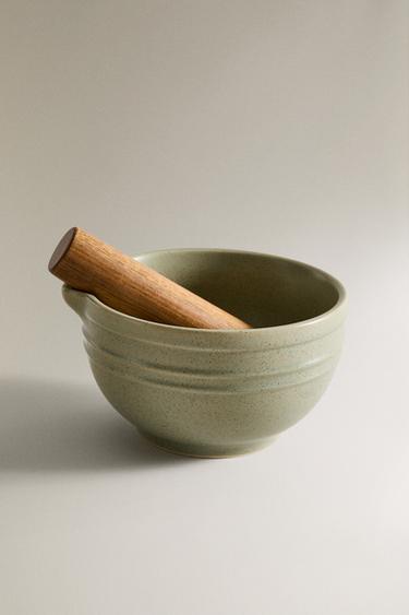 Zara STONEWARE MORTAR AND PESTLE - GREENISH