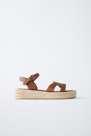 Zara CHUNKY PLATFORM SANDALS - Brown