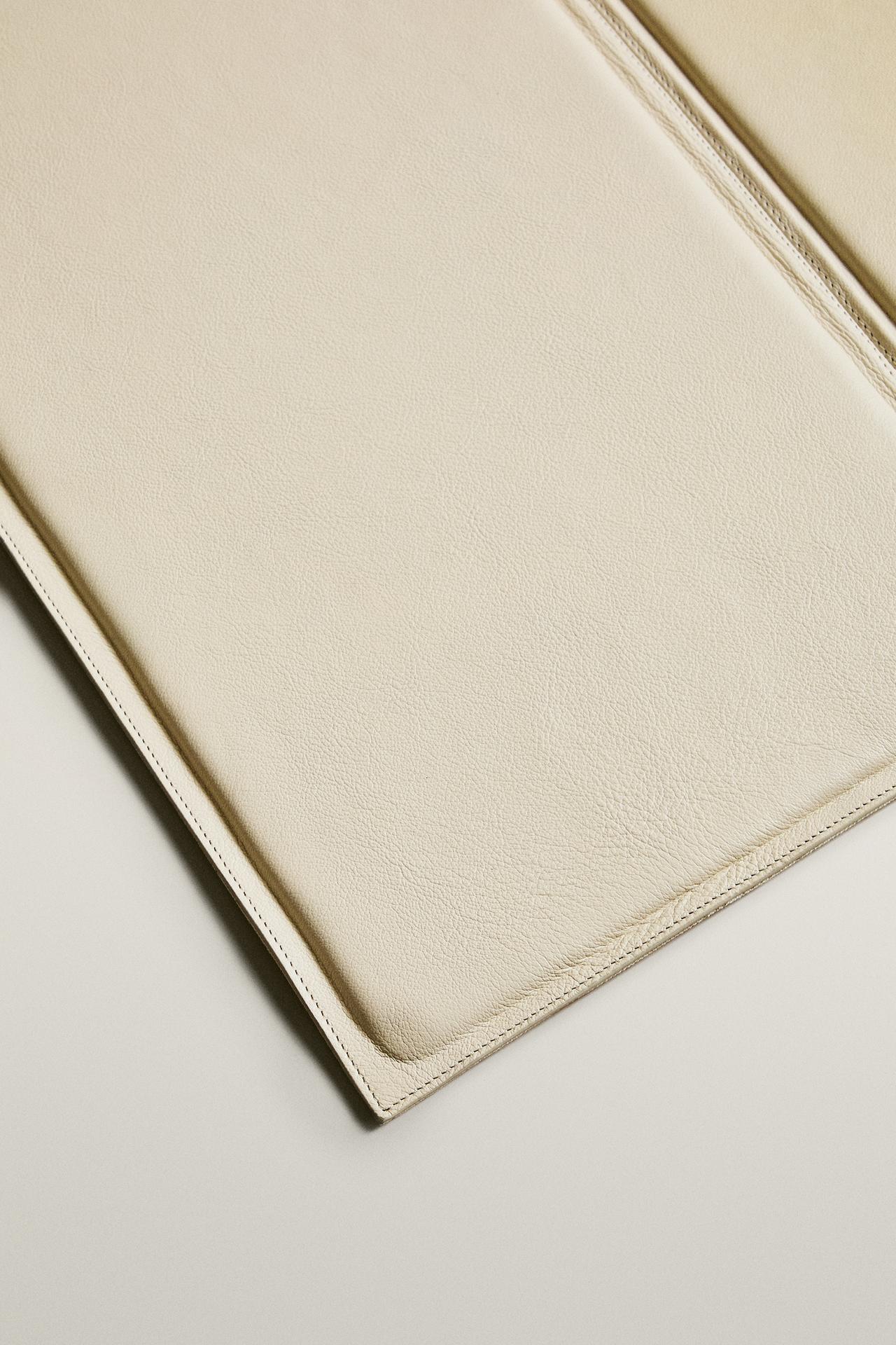 FOLDABLE LEATHER YOGA MAT — Ecru