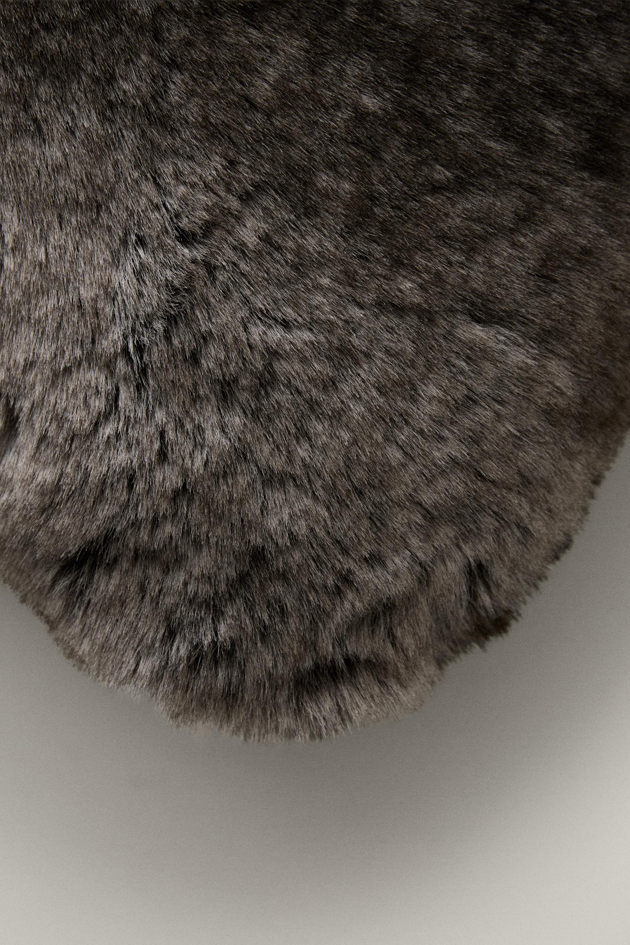 OMBRÉ FUR CUSHION COVER