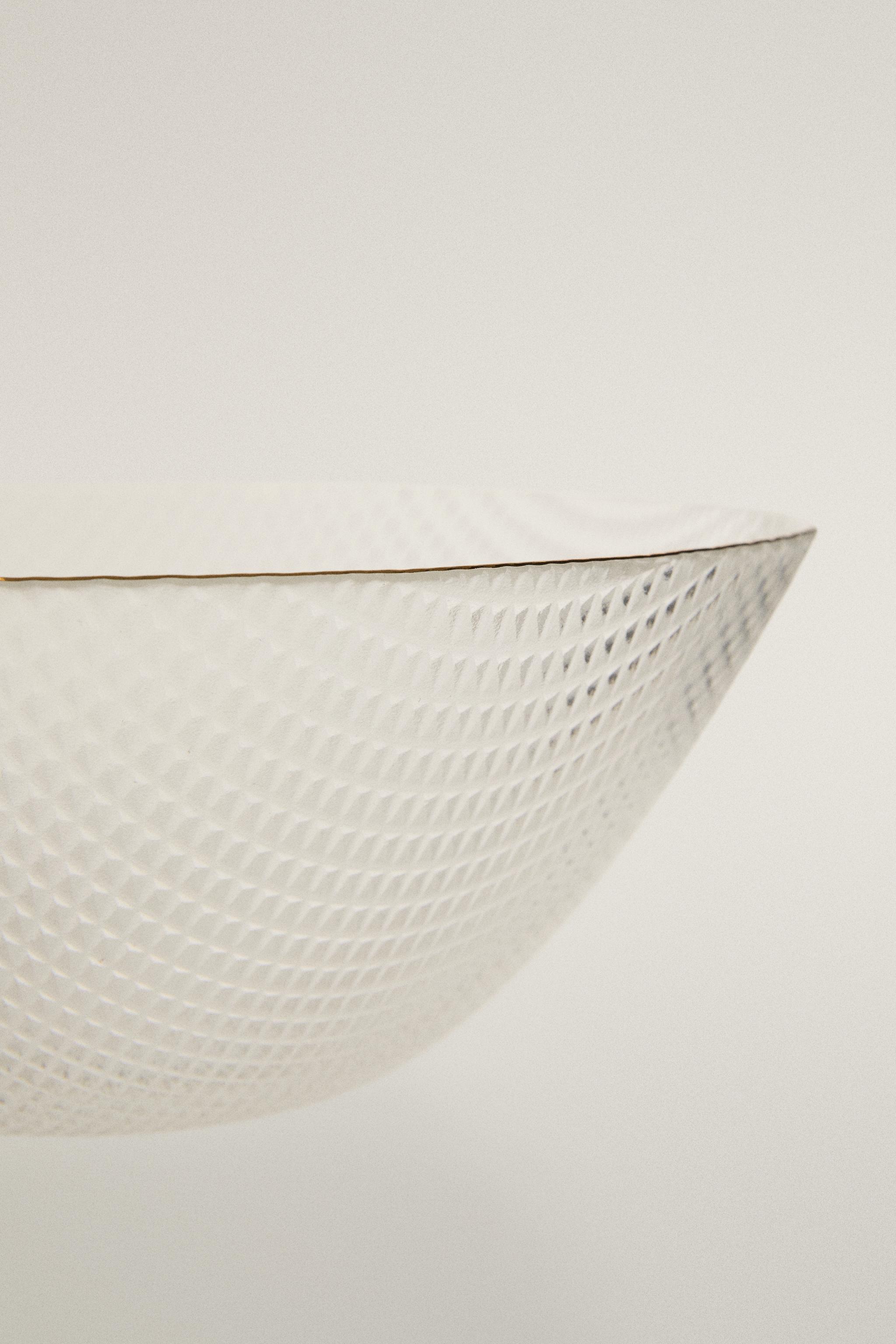 RAISED DESIGN GLASS SALAD BOWL WITH RIM