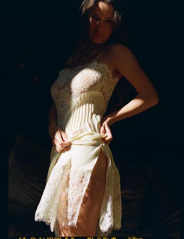 ROBE STYLE LINGERIE SATINÉE DENTELLE - Écru de Zara - Image 2