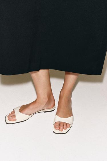 Zara FLAT LEATHER SANDALS - Off White