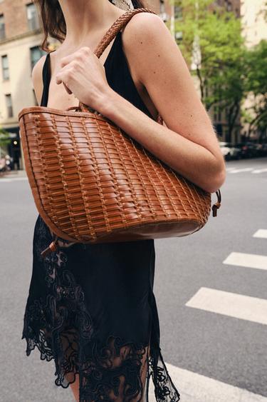 BRAIDED LEATHER BAG - Beige by Zara