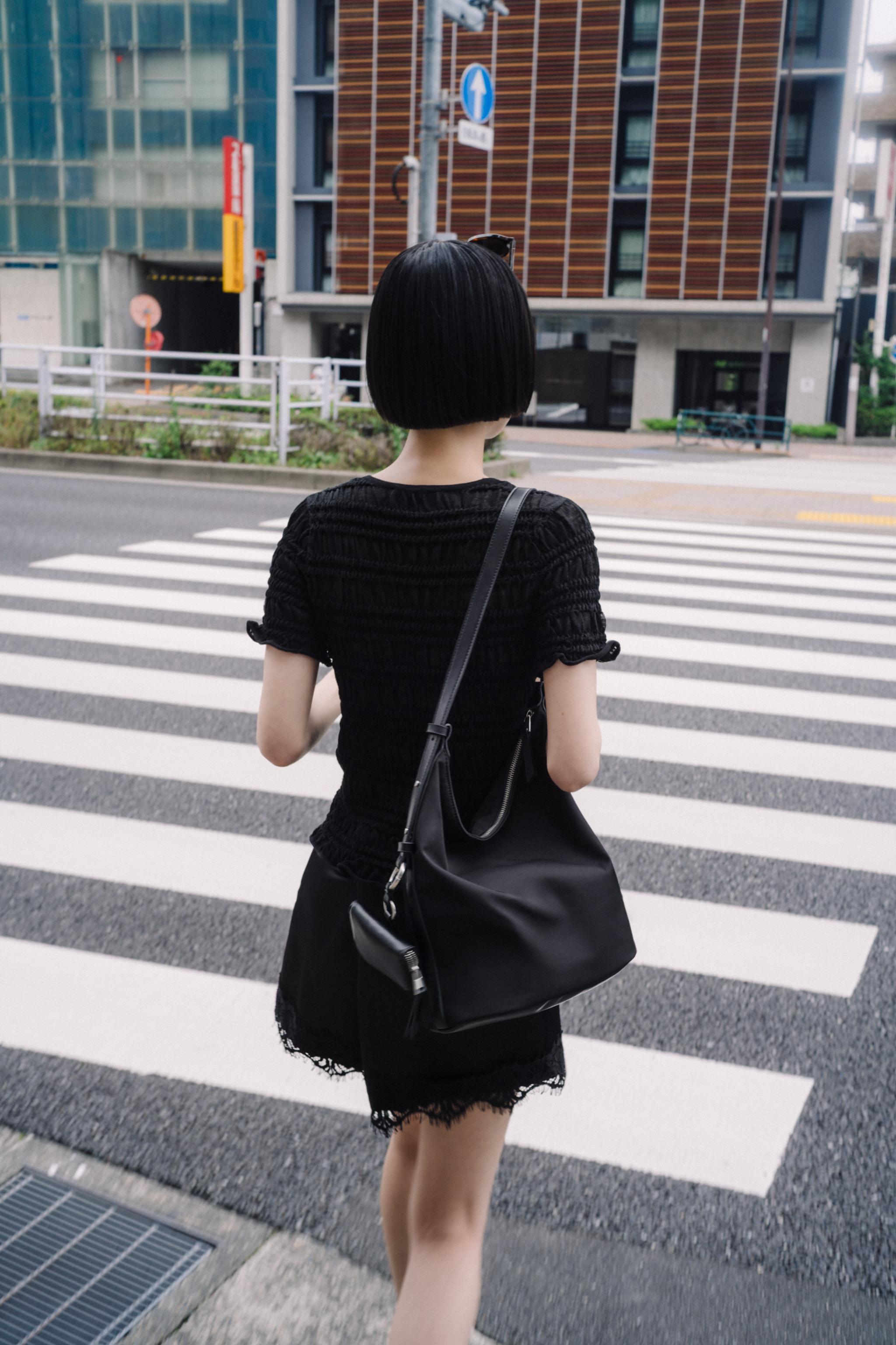 zaraブラック ショルダーバッグ ハート型ミラーチャーム付 チャーム付きショルダーバッグ - ブラック | ZARA Japan / 日本