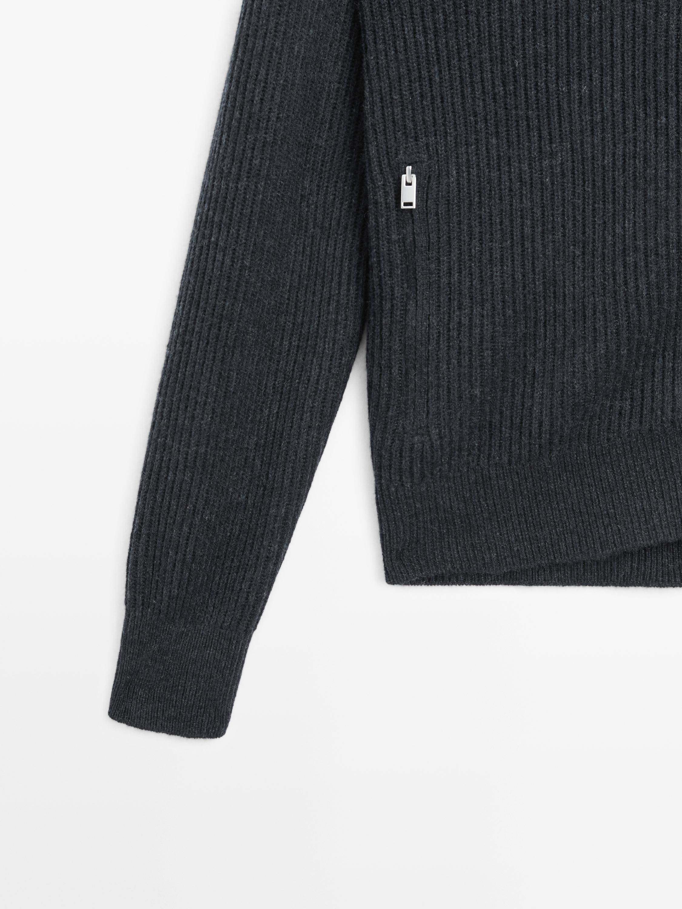 Cardigan with zip pockets and contrast detail