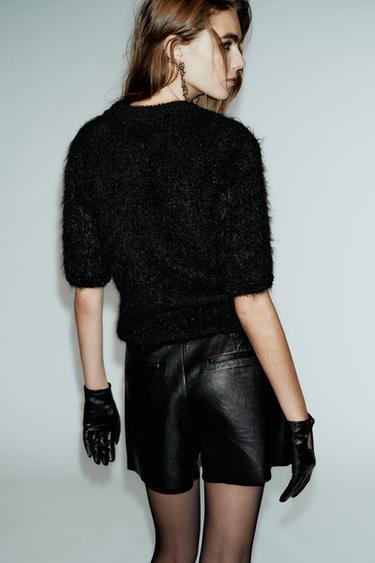 JUPE-SHORT PLISSÉE MATIÈRE SYNTHÉTIQUE - Noir de Zara - Image 4