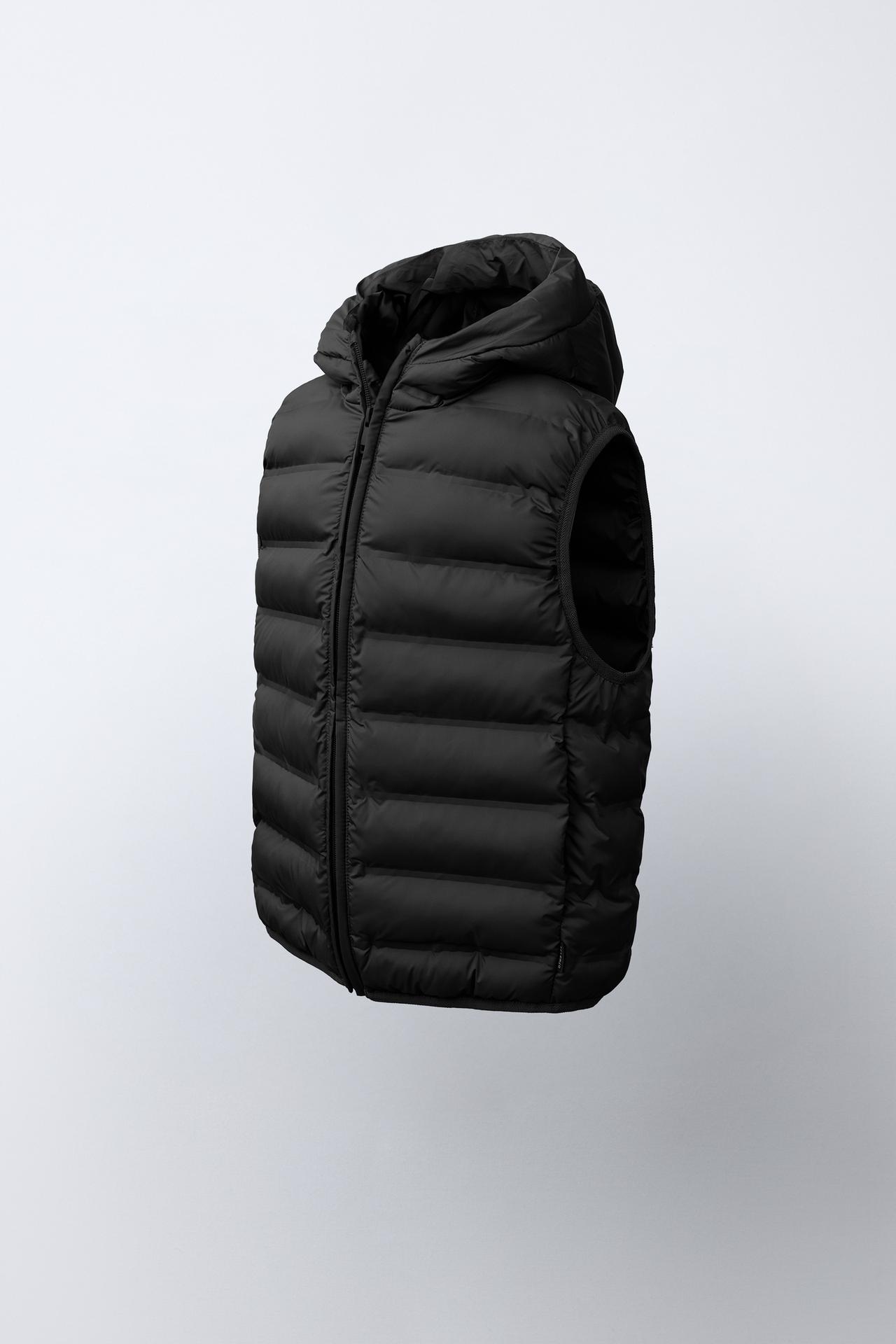 ULTRALIGHT WATER REPELLENT HOODIE VEST — Black