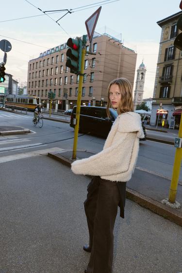 GILET EN MAILLE BOUCLÉE - Écru de Zara - Image 3