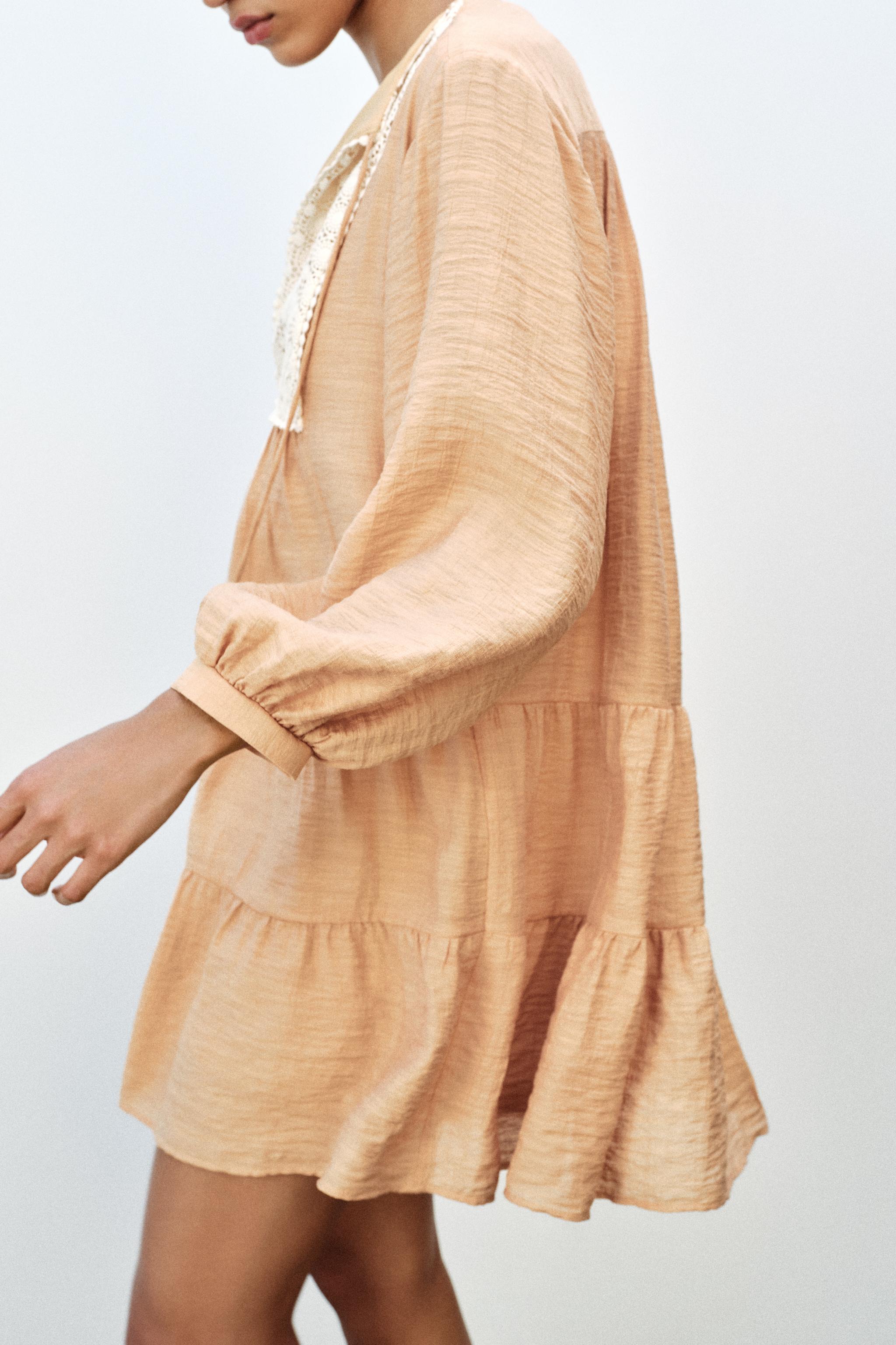 【ZARA】ミニワンピース 胸元刺繍入り ピーチ | 3897/093/696 ミニワンピース 胸元刺繍入り - ピーチ | ZARA Japan / 日本