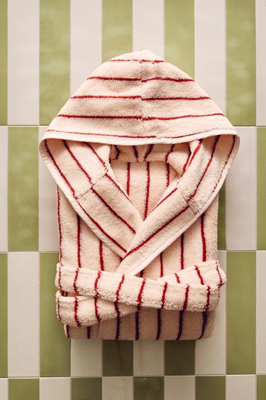 ДЕТСКИ ХАЛАТ ЗА БАНЯ ОТ ВЕЛУР С РАЙЕТА - Розово от Zara