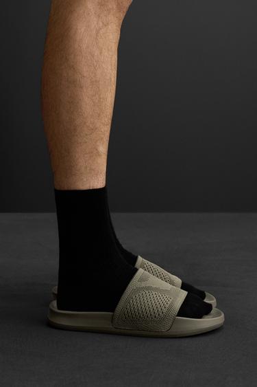 CLAQUETTES DE PLAGE - Vert kaki de Zara - Image 1