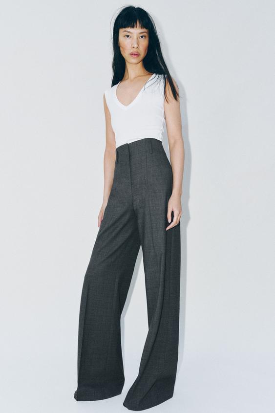 Zara — COTTON V-NECK T-SHIRT