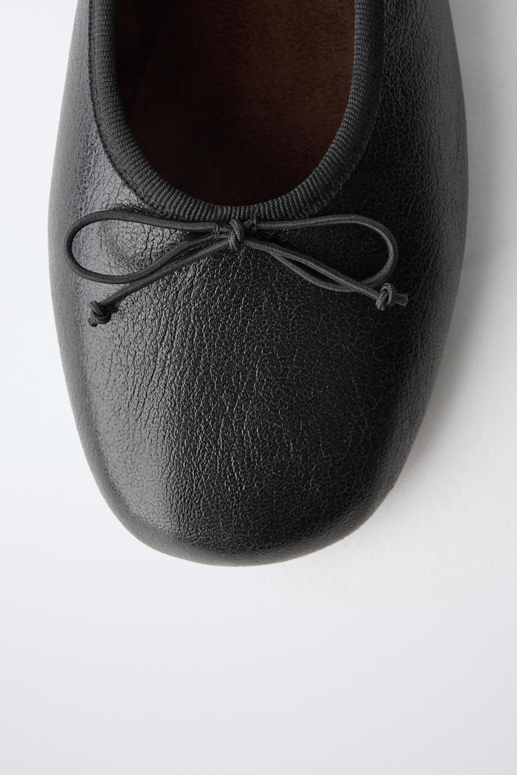 Balletas de cuero con moño 7