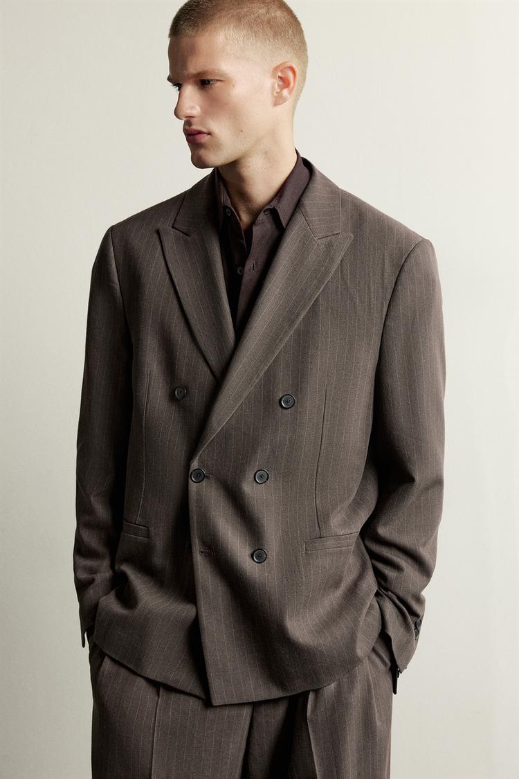 DOUBLE-BREASTED PINSTRIPE SUIT BLAZER