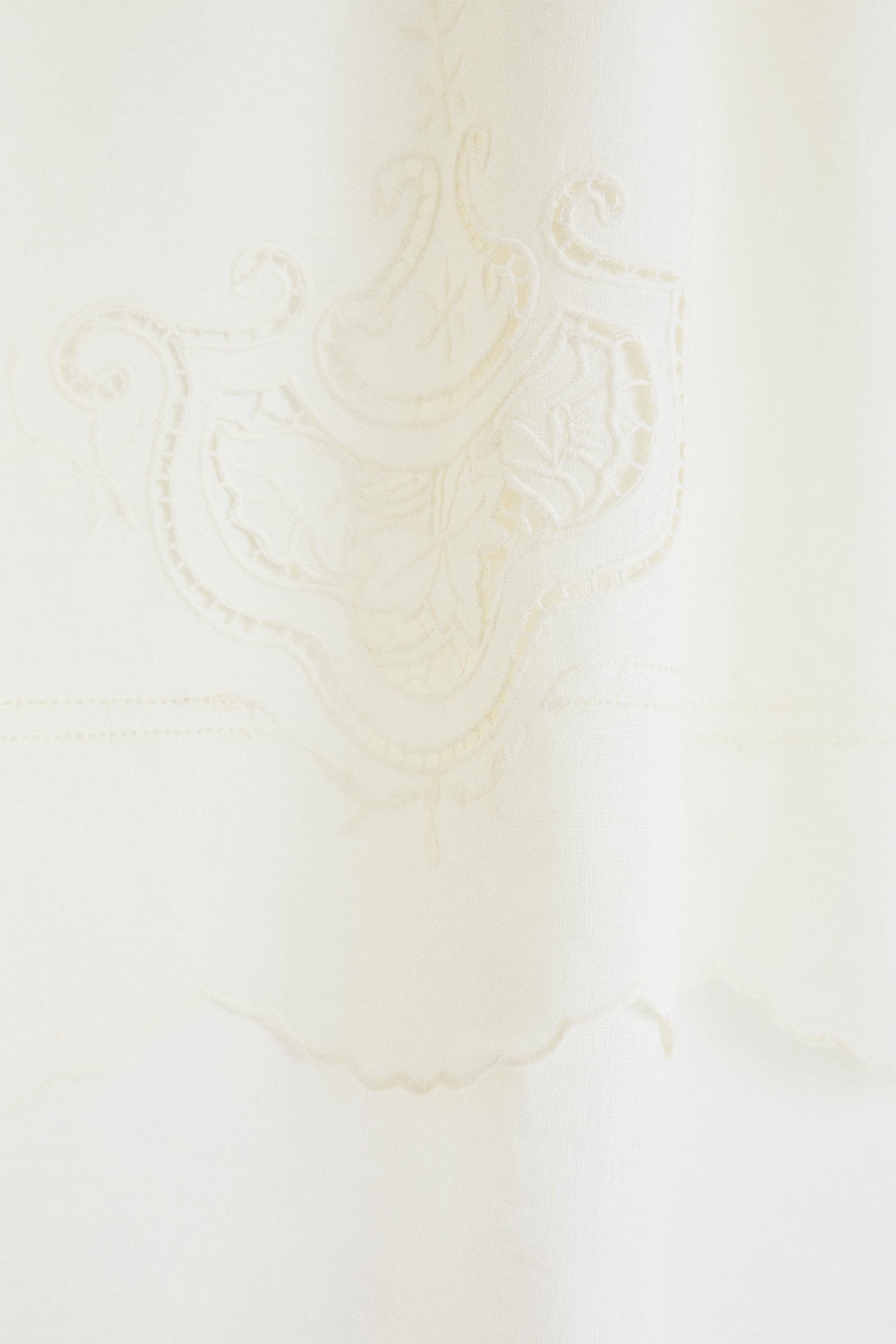 EMBROIDERED LINEN AND COTTON SHOWER CURTAIN