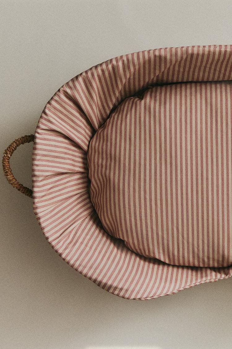 STRIPED PET BED COVER — Pink