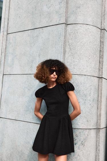 ROBE BOUCLÉ À MANCHES BOUFFANTES - Noir de Zara - Image 2