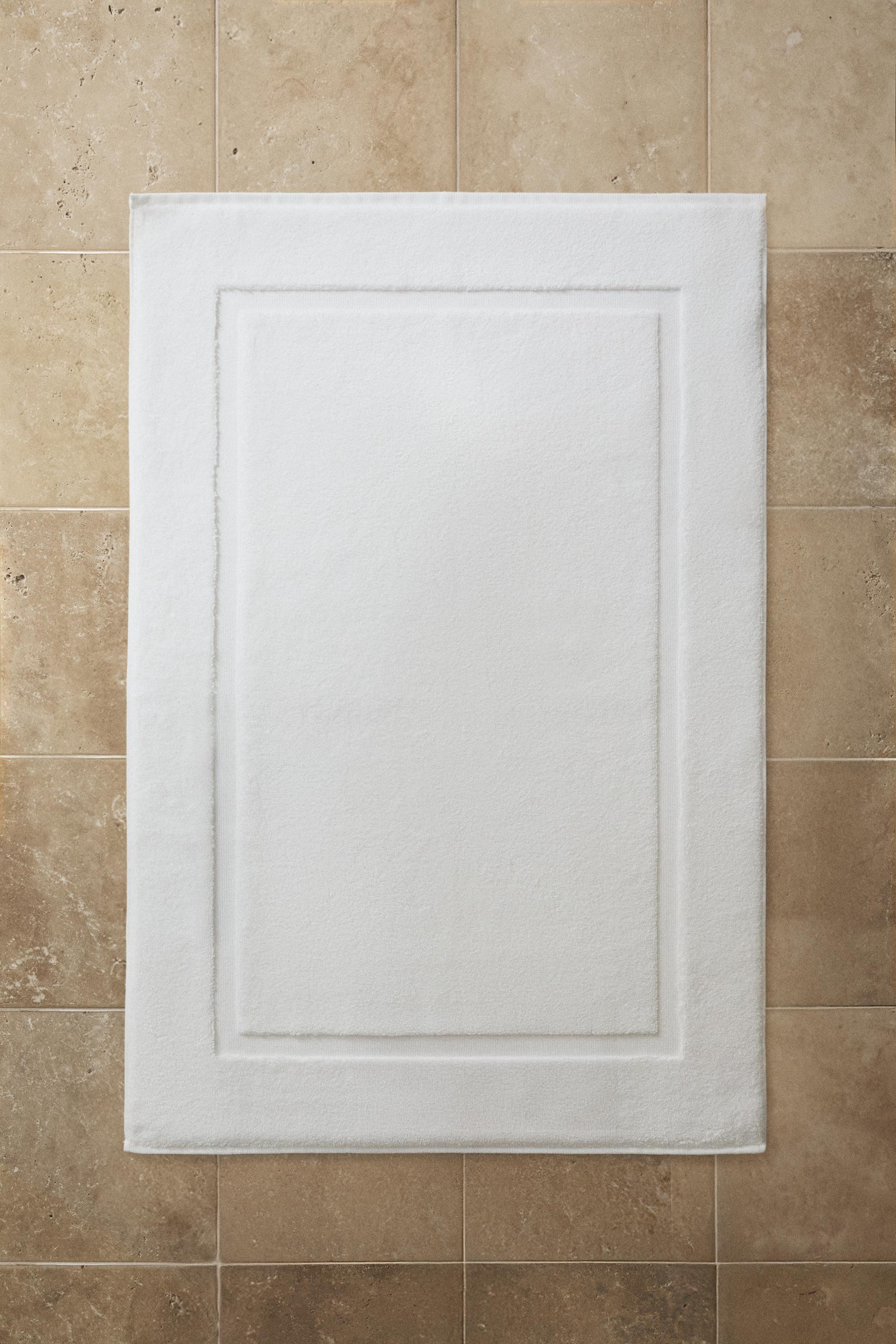 SOFT TERRY BATH MAT — White