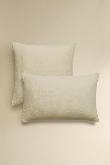 CAPA DE TRAVESSEIRO EM GAZE - Pedra da Zara