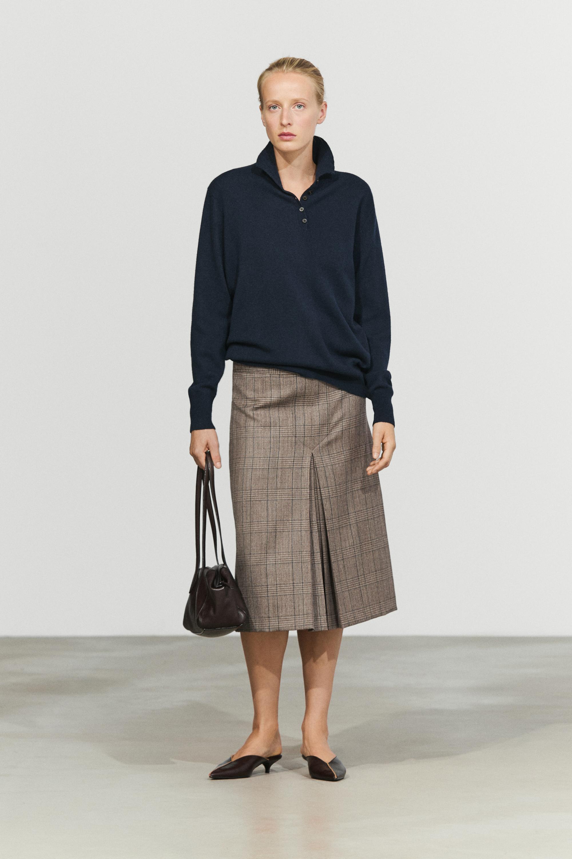 Pull en maille à col montant et boutons