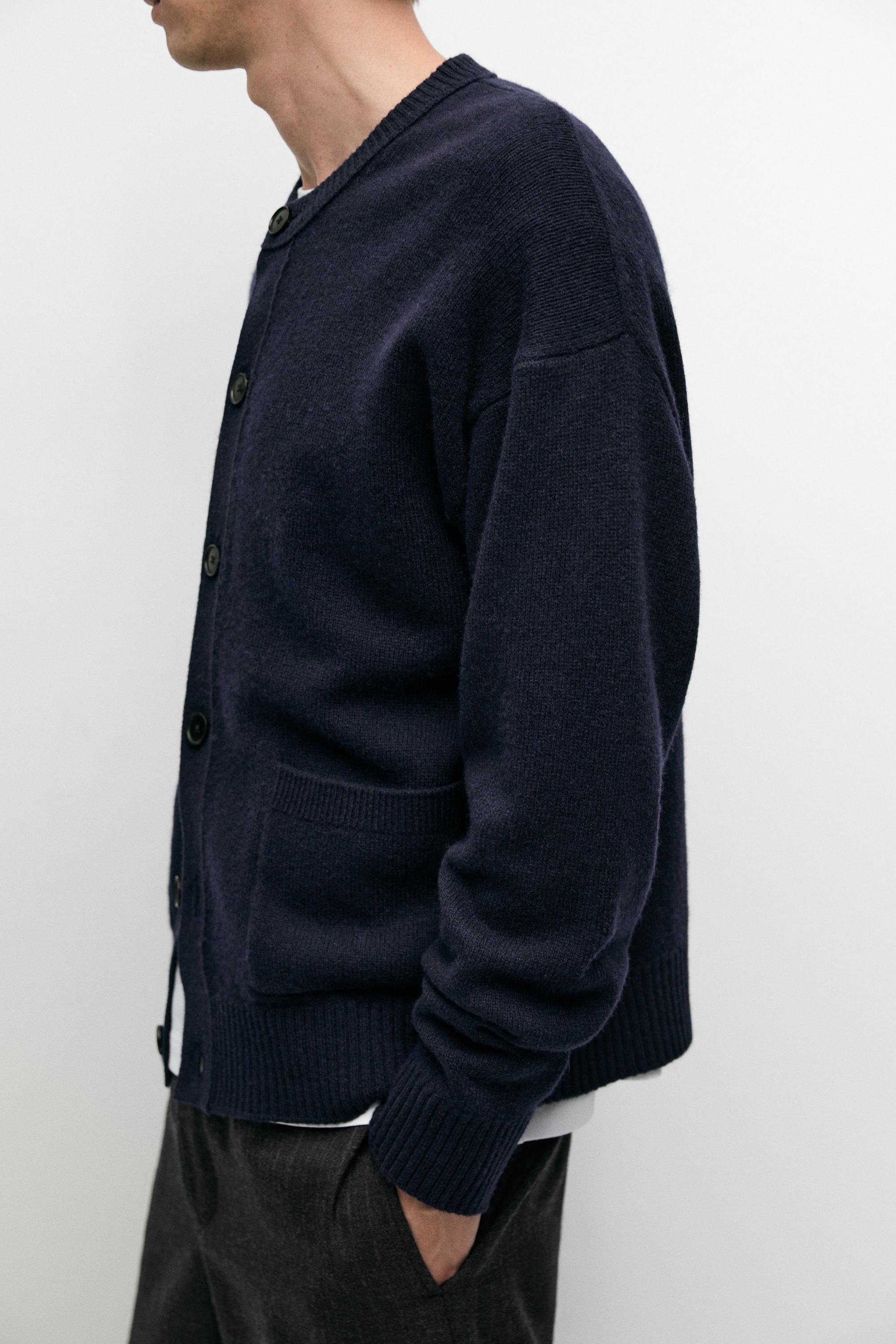 100% wool knit cardigan with pockets