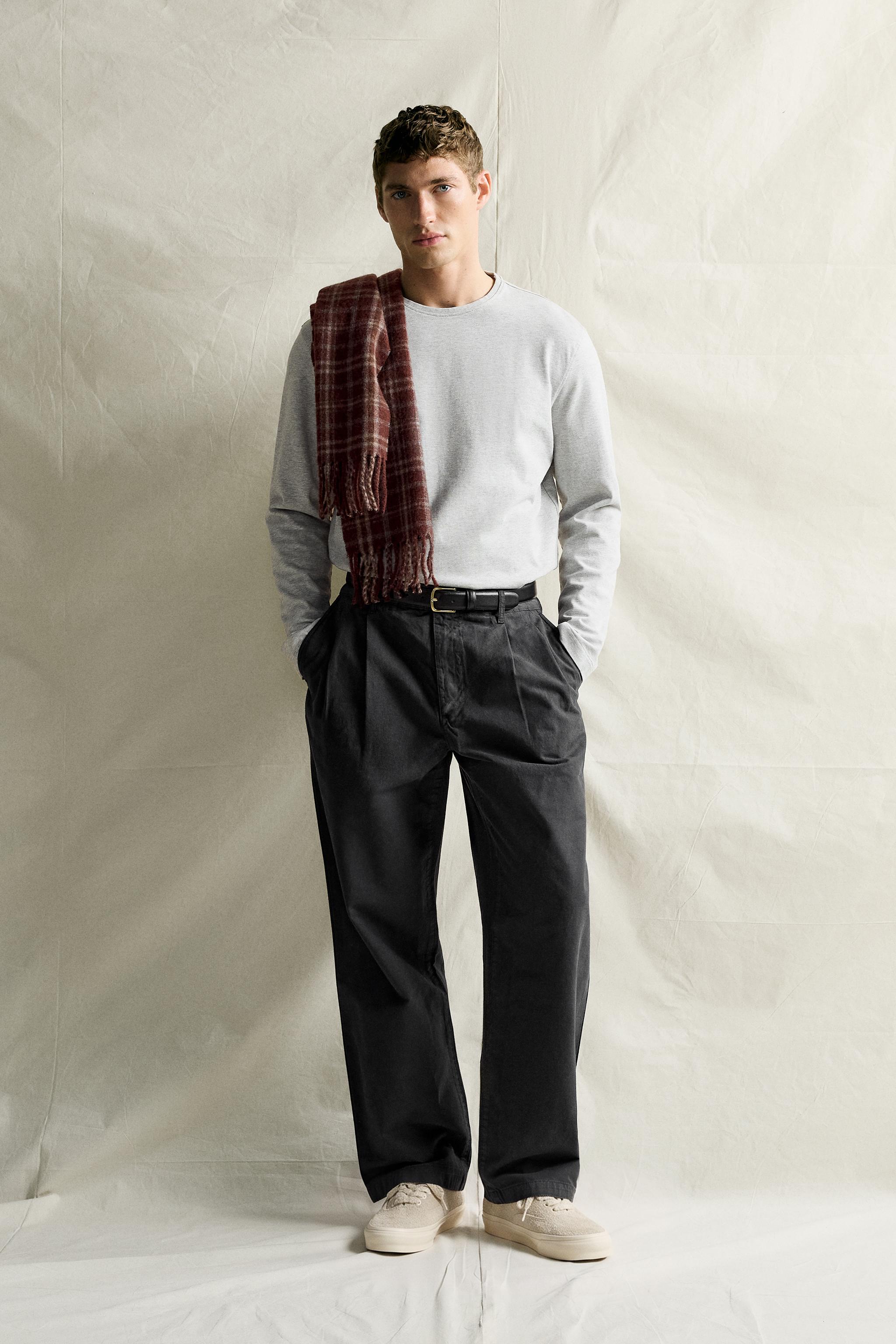 REGULAR-FIT PLEATED CHINO PANTS