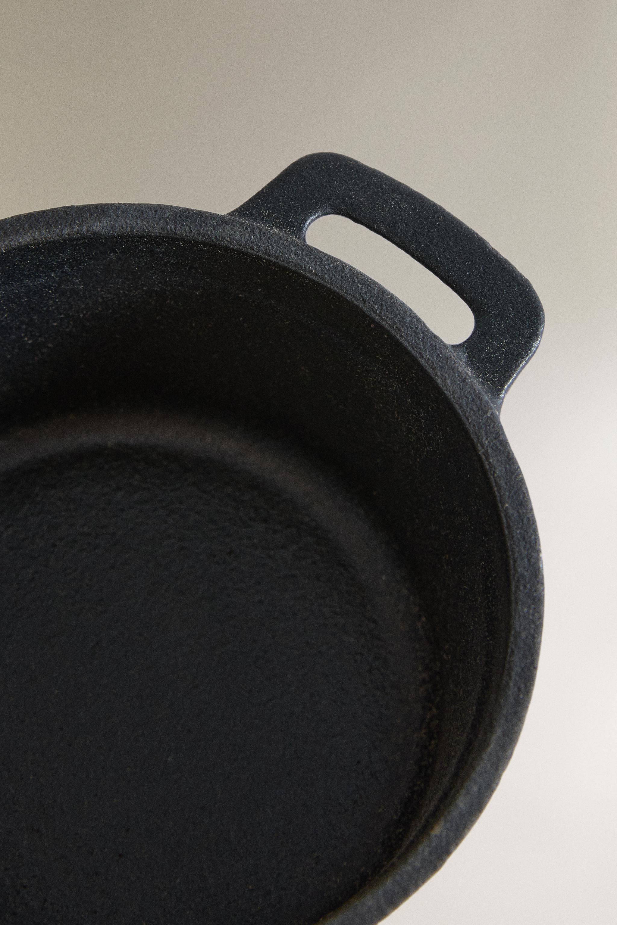 CAST IRON COCOTTE POT