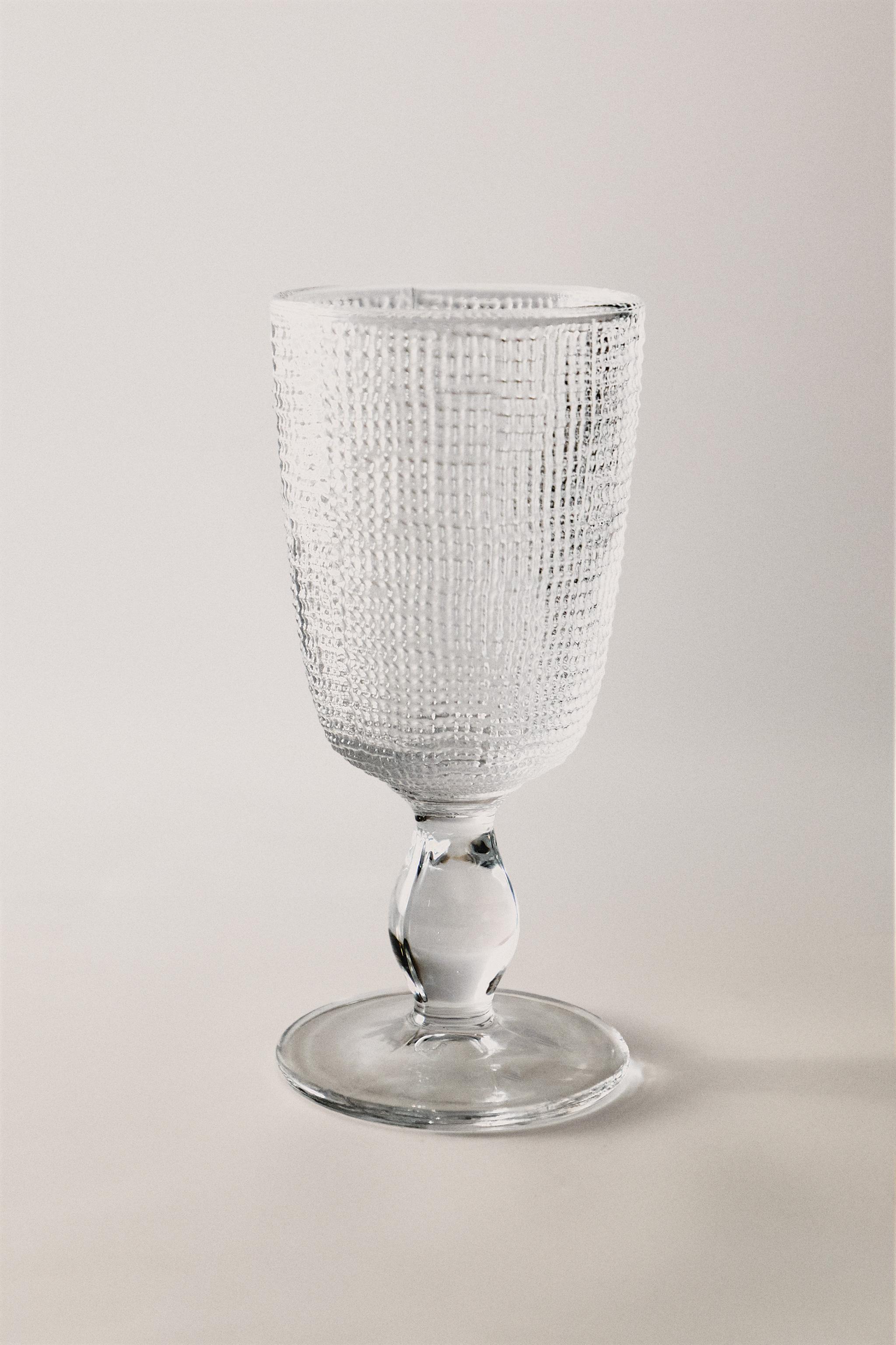RAISED DESIGN GLASS — Transparent