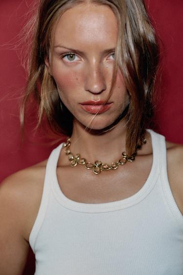Collar con pieza de cristal
