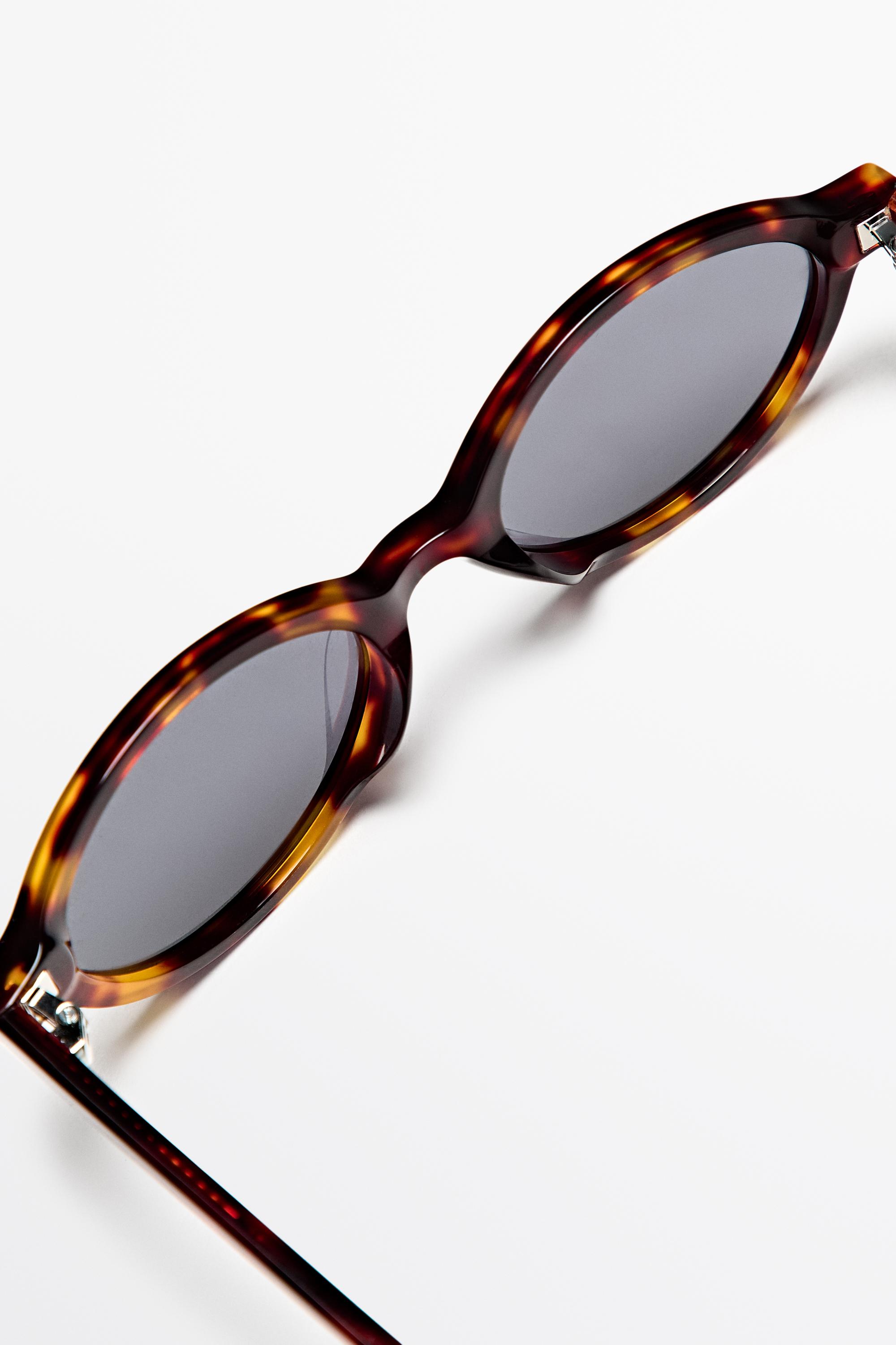 Lunettes de soleil ovales