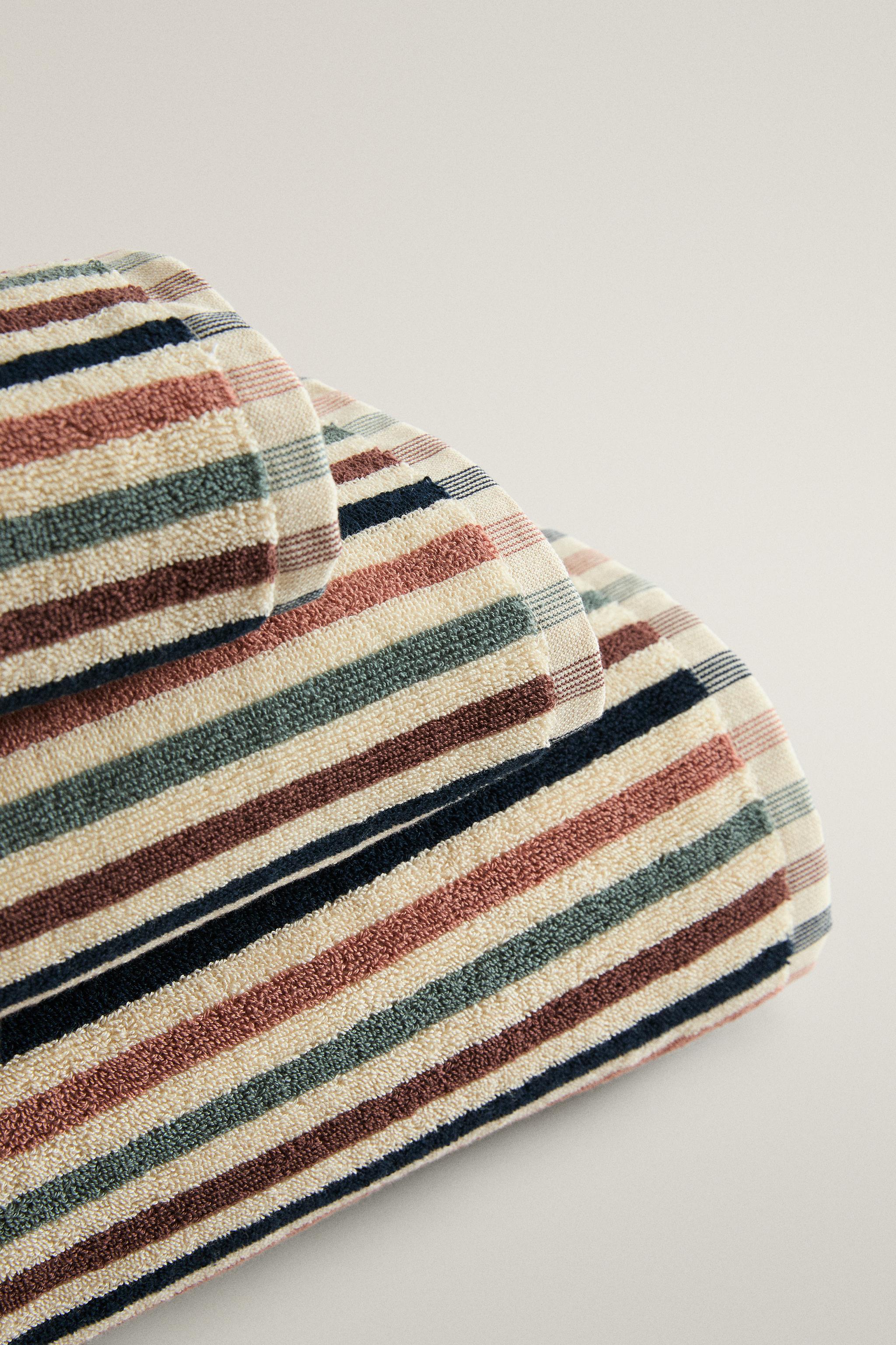 MUTED STRIPED BATH TOWEL