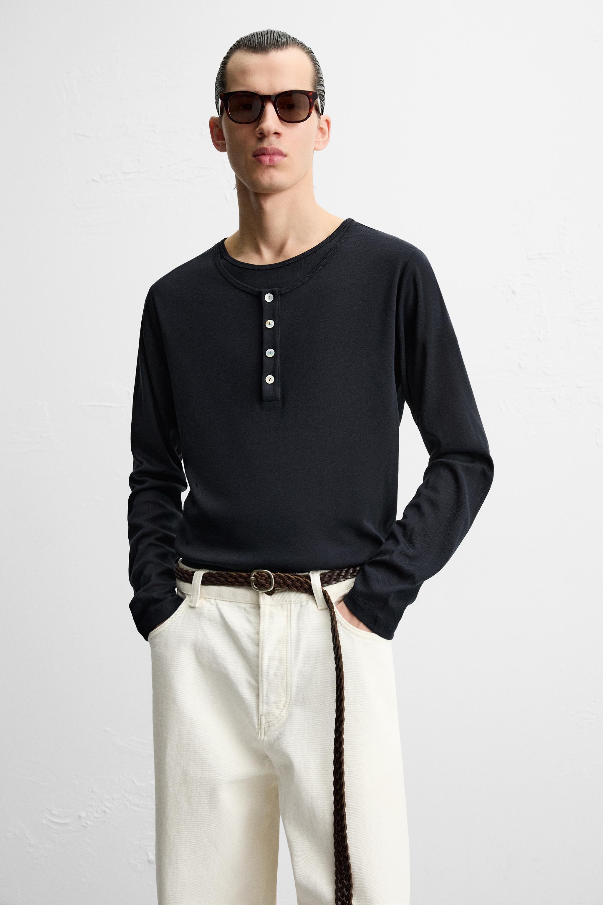 DOUBLE NECK BUTTON T-SHIRT