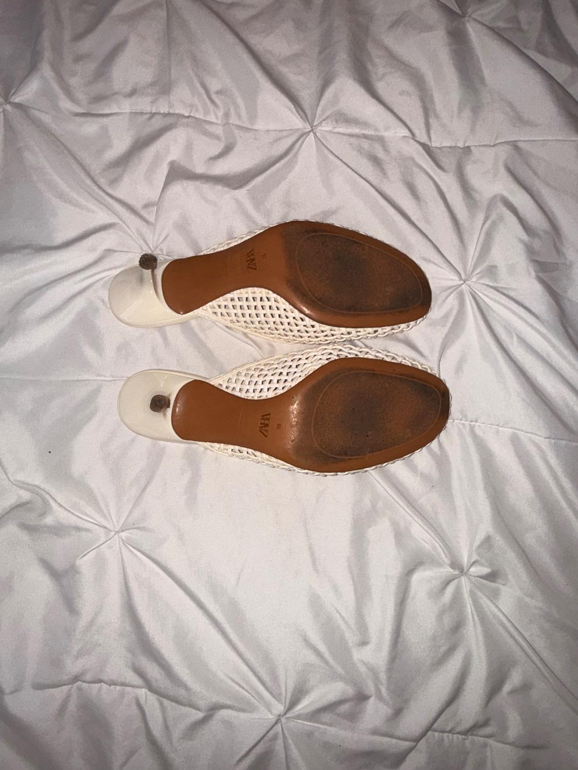 HEELS - Image 3